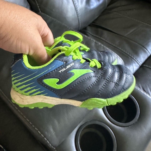 Joma turf soccer cleats for toddler size 8 - Picture 1 of 3